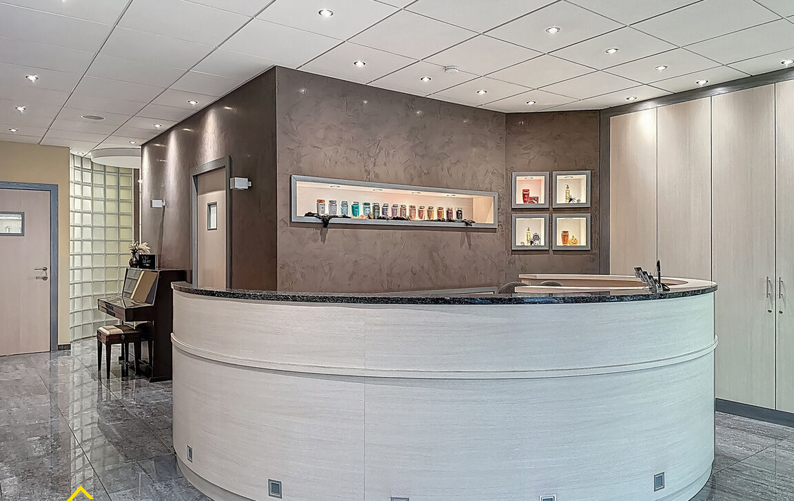 Gebouw voor gemengd gebruik te koop in Ninove