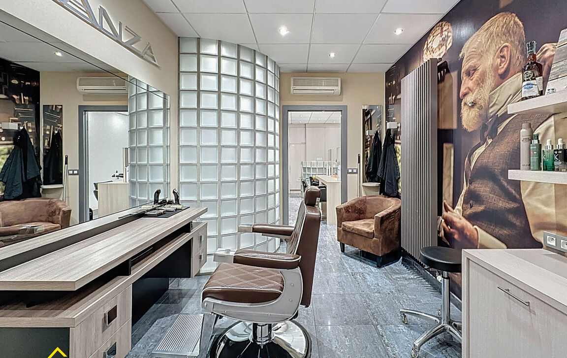 Gebouw voor gemengd gebruik te koop in Ninove