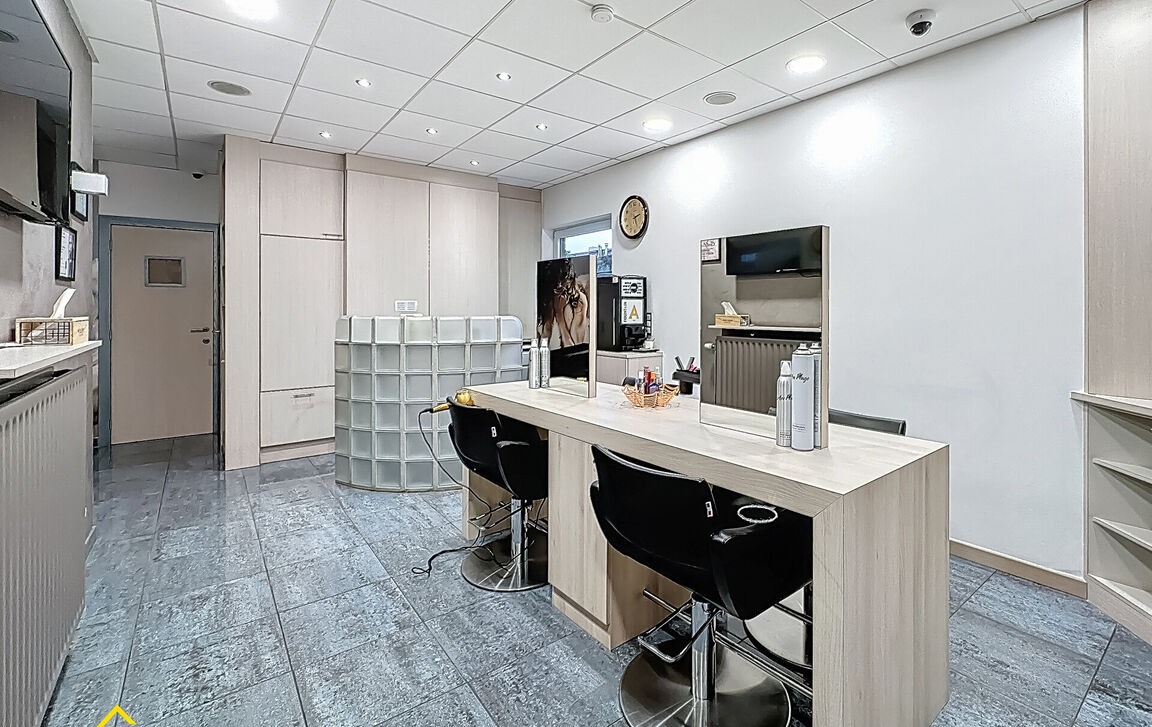 Gebouw voor gemengd gebruik te koop in Ninove