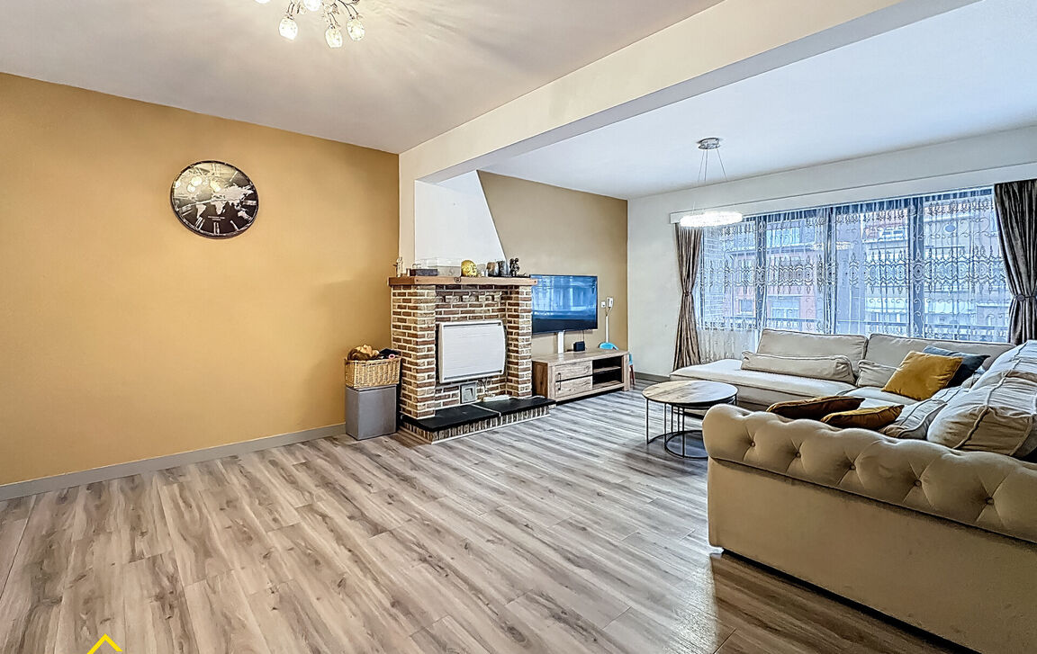 Gebouw voor gemengd gebruik te koop in Ninove