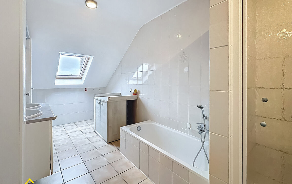 Gebouw voor gemengd gebruik te koop in Ninove