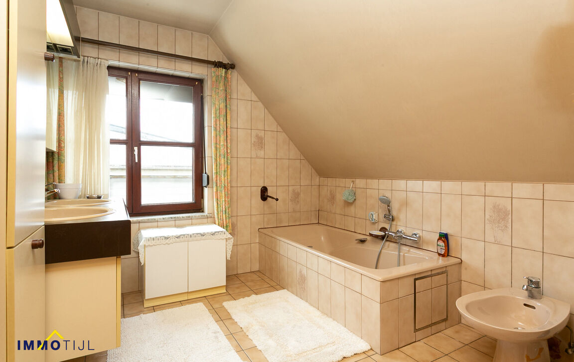 Gebouw voor gemengd gebruik te koop in Opwijk