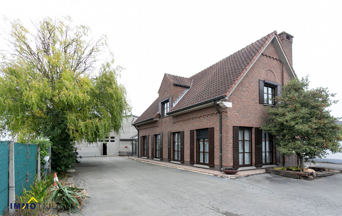 Gebouw voor gemengd gebruik te koop in Opwijk