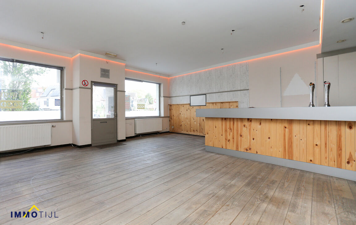 Gebouw voor gemengd gebruik te koop in Zele