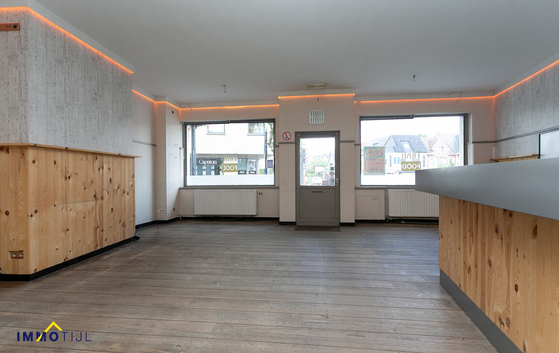 Gebouw voor gemengd gebruik te koop in Zele