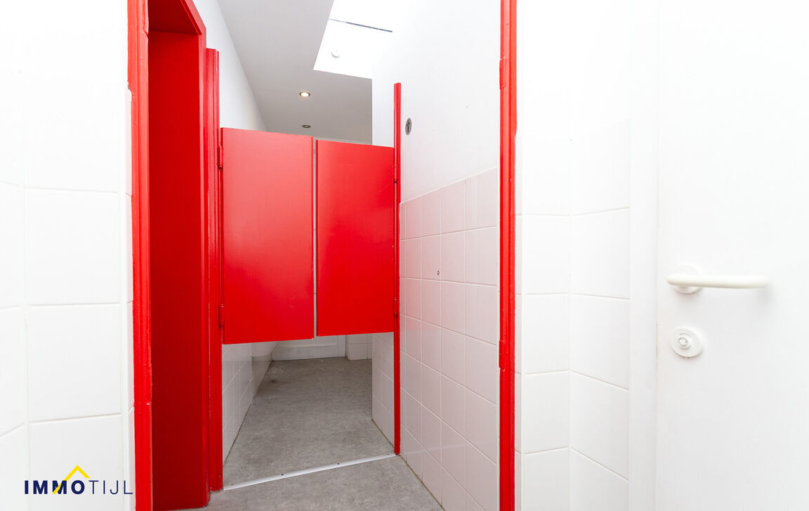 Gebouw voor gemengd gebruik te koop in Zele