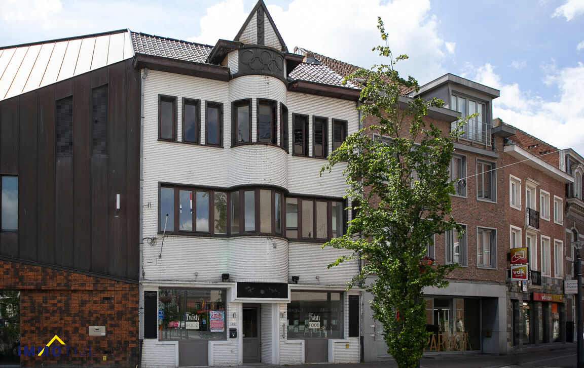 Gebouw voor gemengd gebruik te koop in Zele