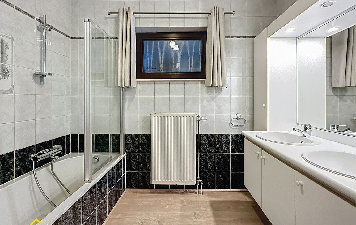 Gelijkvloerse verd. + tuin te koop in Lebbeke