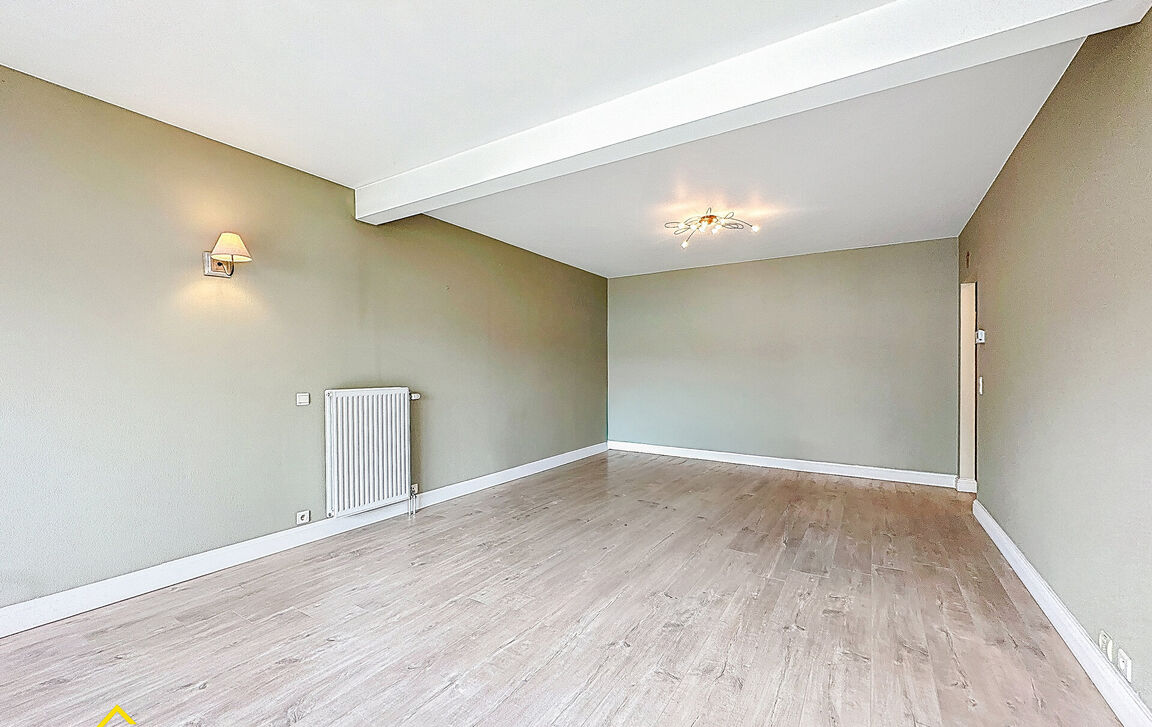 Gelijkvloerse verd. + tuin te koop in Lebbeke