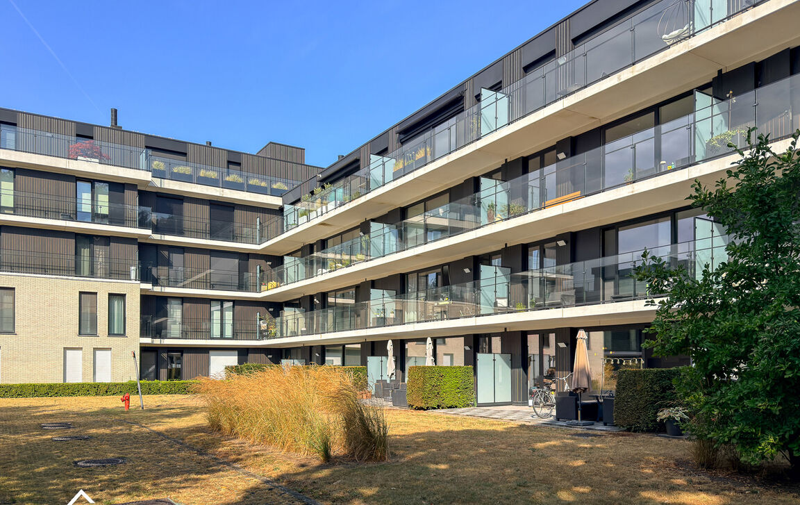 Gelijkvloerse verdieping te huur in Aalst