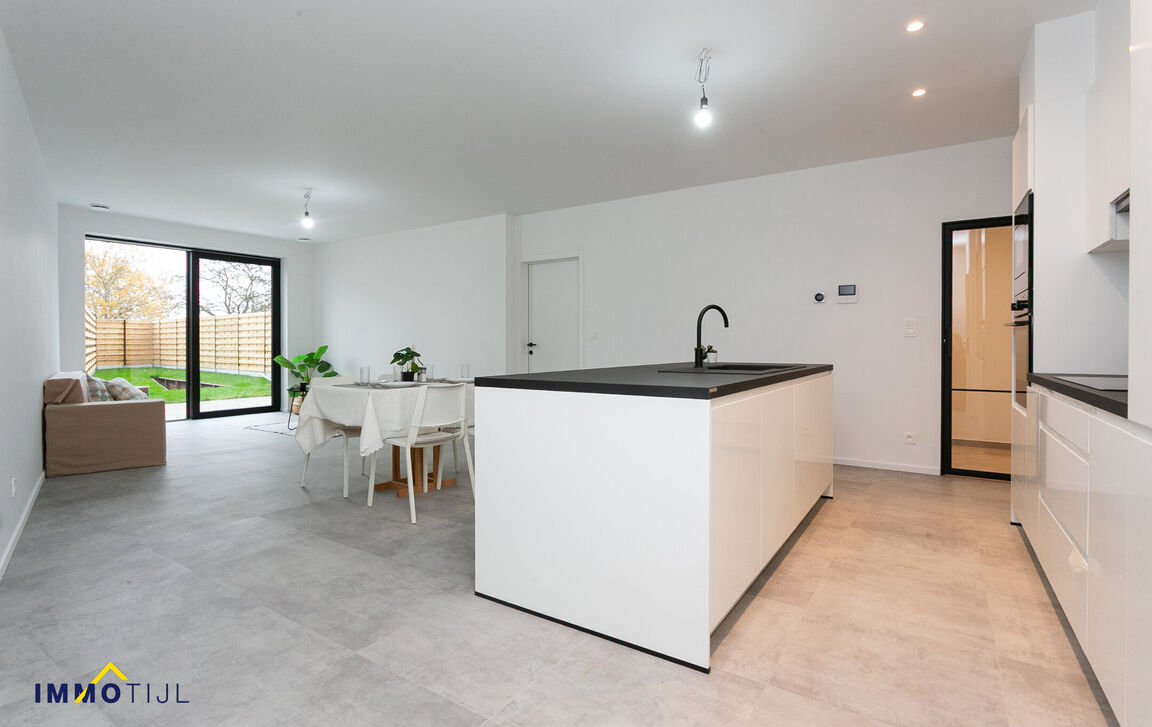 Gelijkvloerse verdieping te koop in Lebbeke