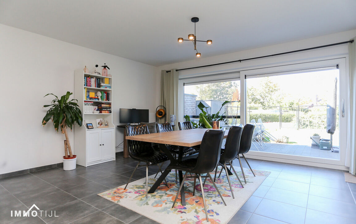 Gelijkvloerse verdieping te koop in Lebbeke