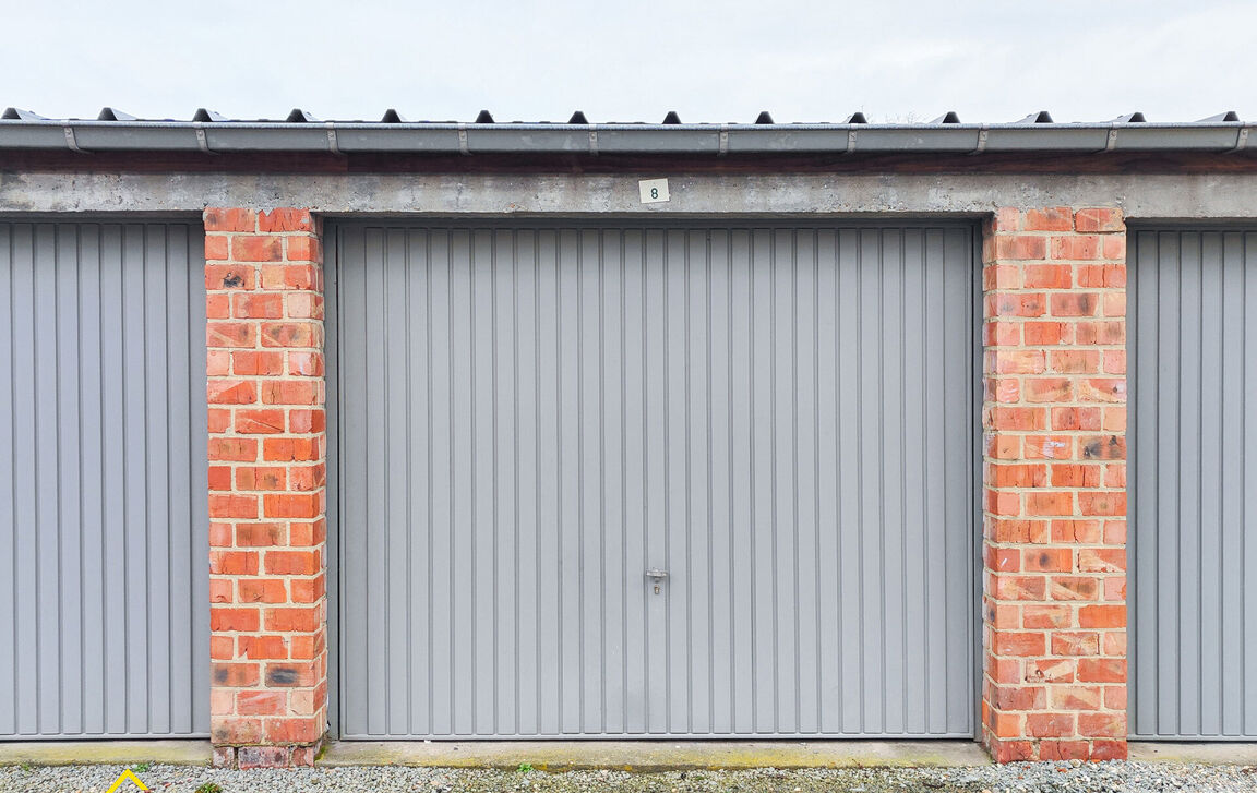 Gesloten garagebox te koop in Aalst