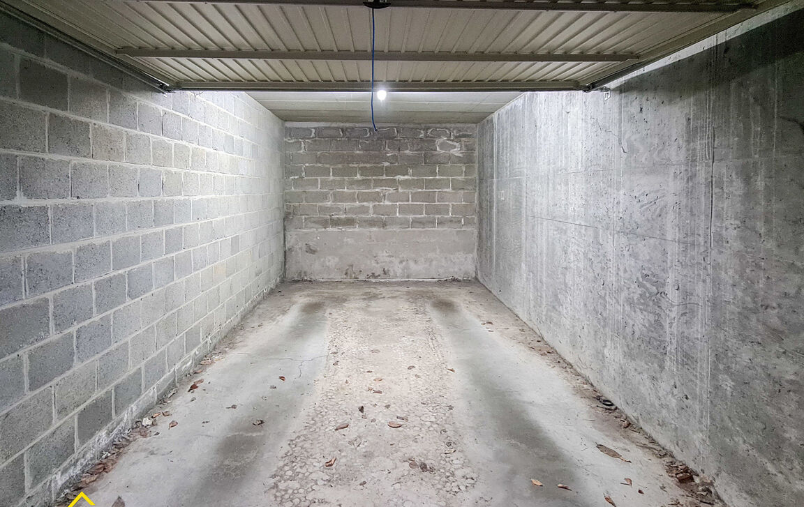 Gesloten garagebox te koop in Aalst