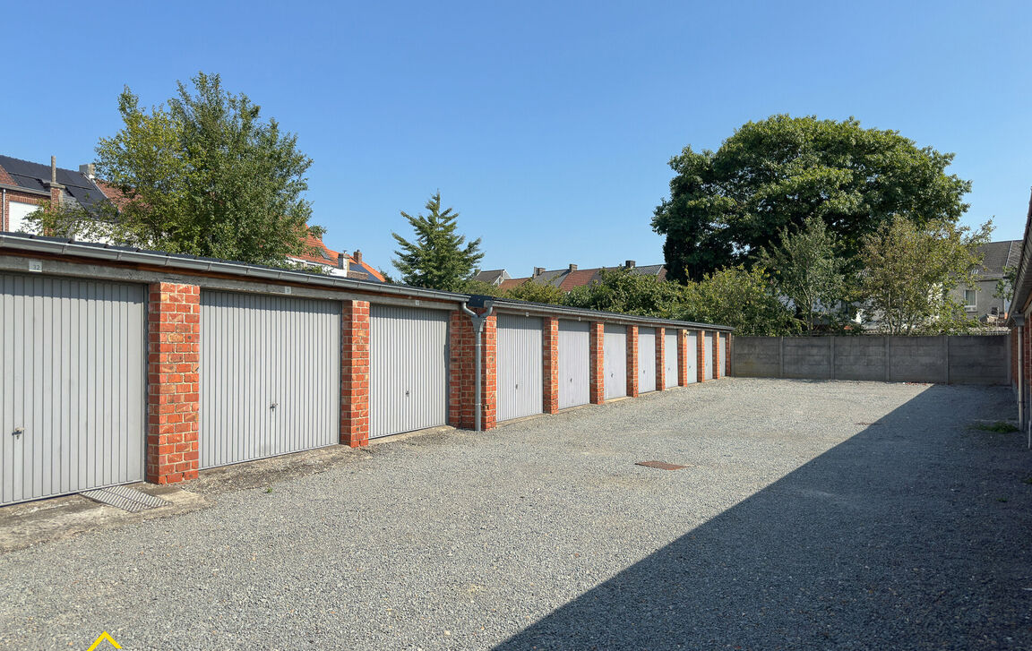 Gesloten garagebox te koop in Aalst