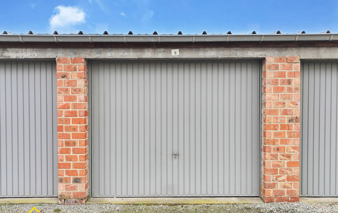 Gesloten garagebox te koop in Aalst