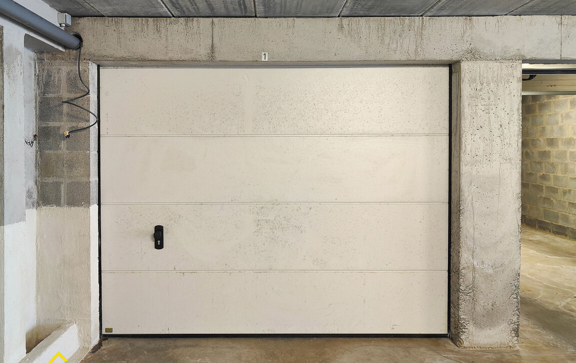 Gesloten garagebox te koop in Denderleeuw