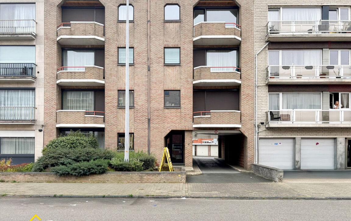 Gesloten garagebox te koop in Zellik