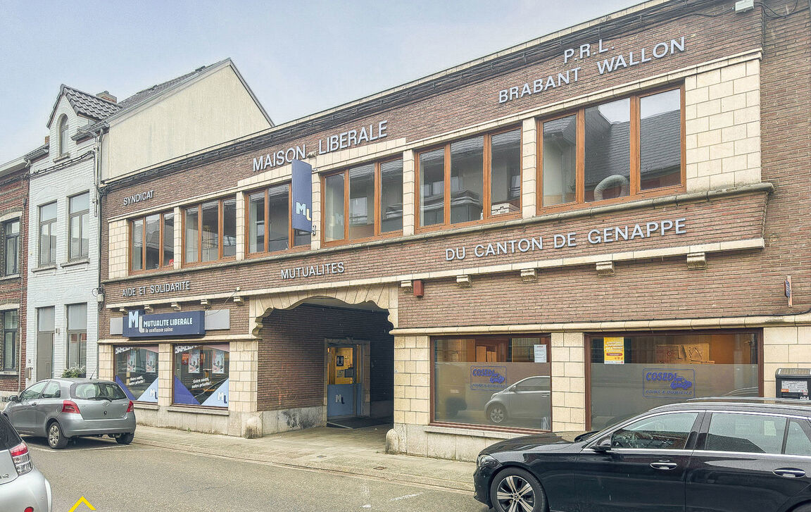 Kantoorgebouw te koop in Limal