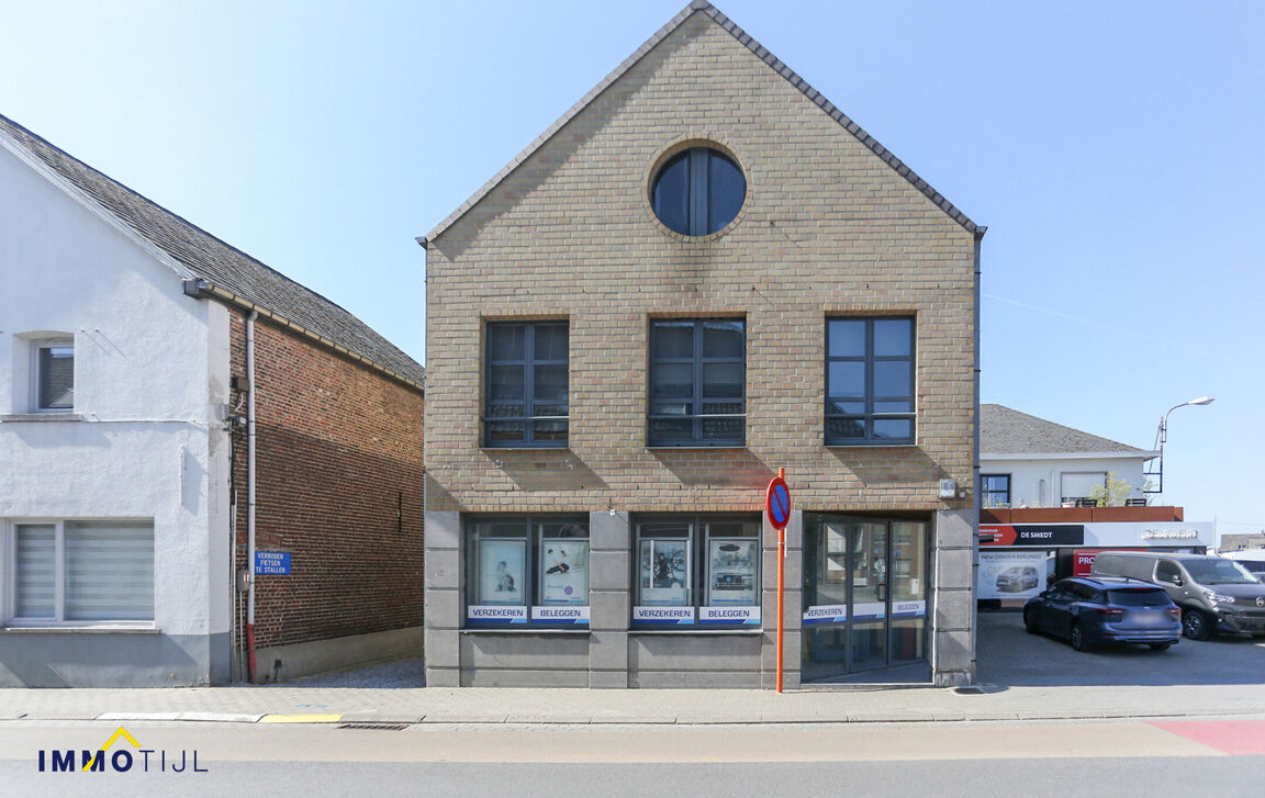 Kantoorgebouw te koop in Merchtem
