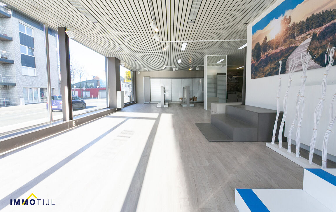 Kantoren & magazijn te koop in Dendermonde