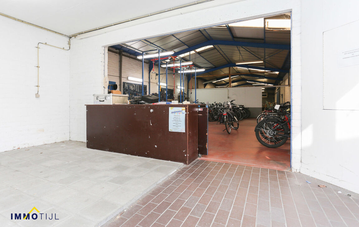 Kantoren & magazijn te koop in Dendermonde