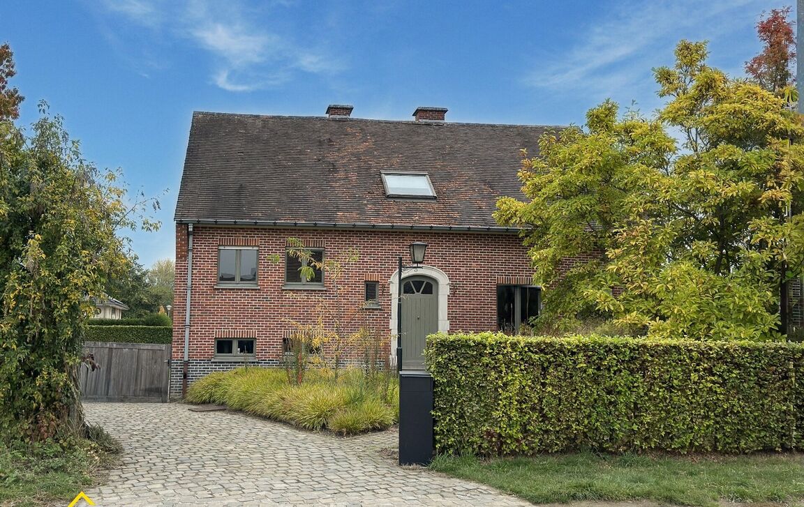 Villa te koop in Denderleeuw