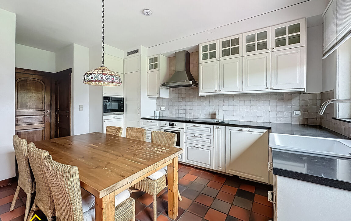 Villa te koop in Denderleeuw