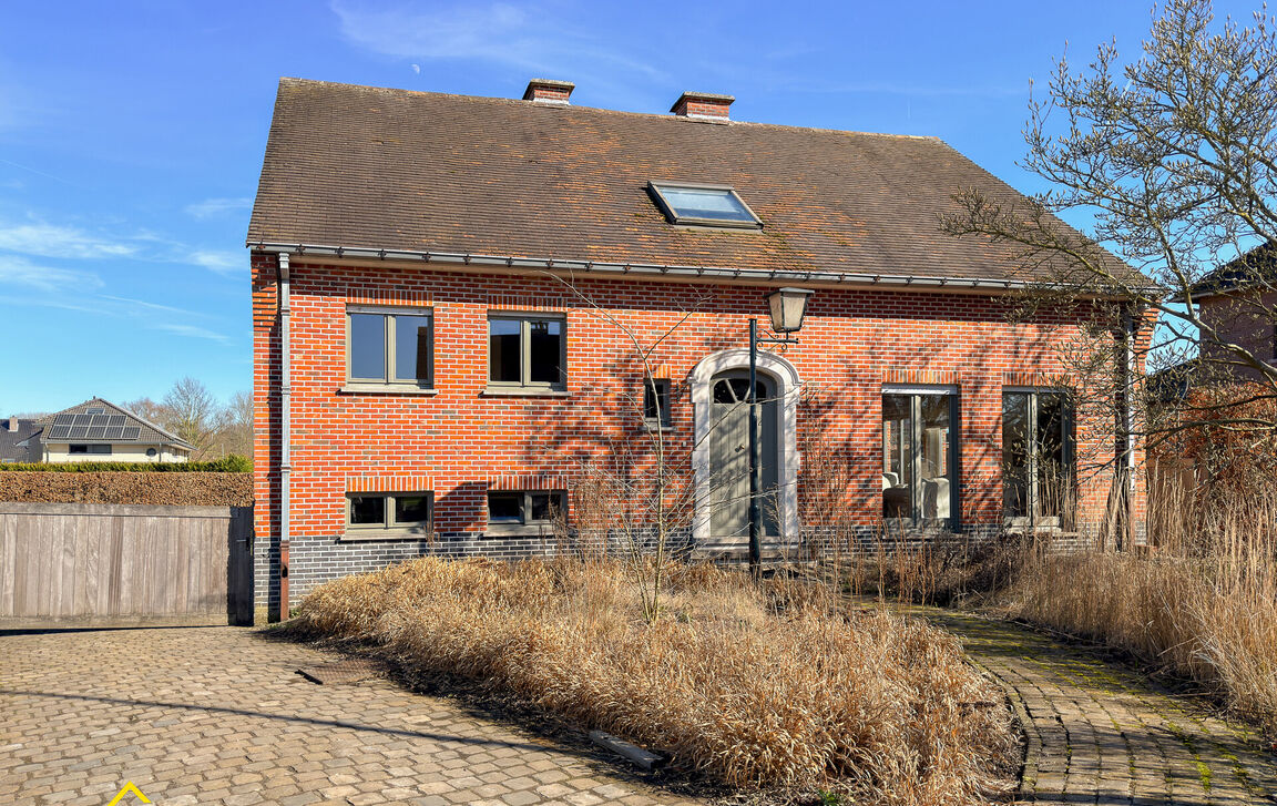 Villa te koop in Denderleeuw