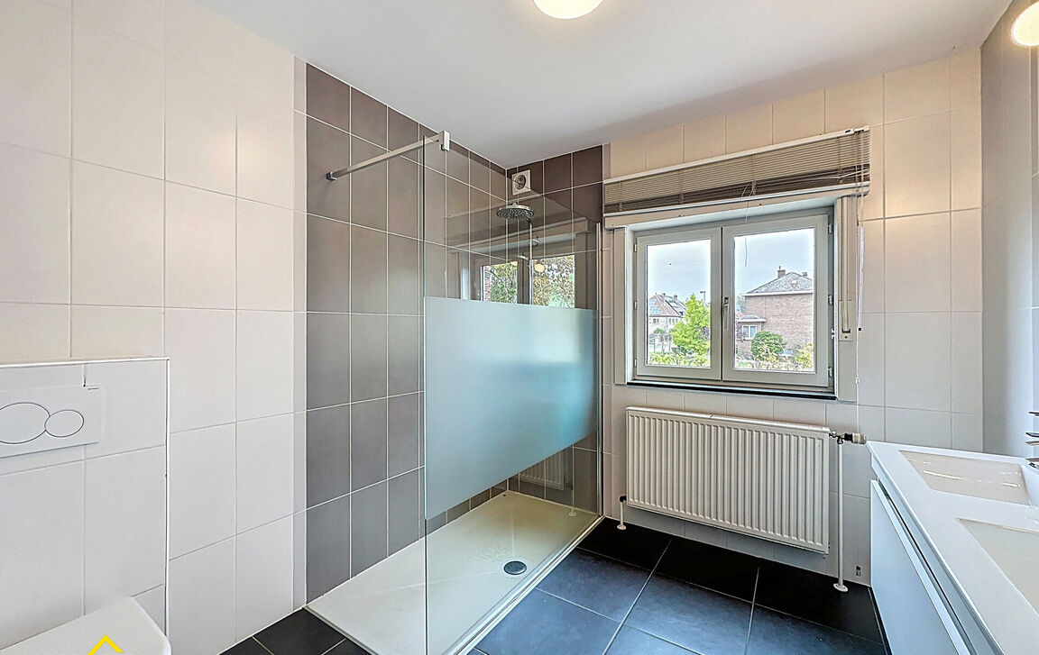 Villa te koop in Denderleeuw