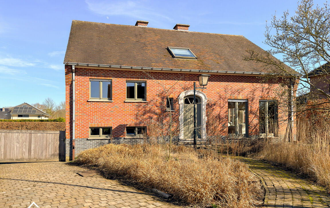 Villa te koop in Denderleeuw