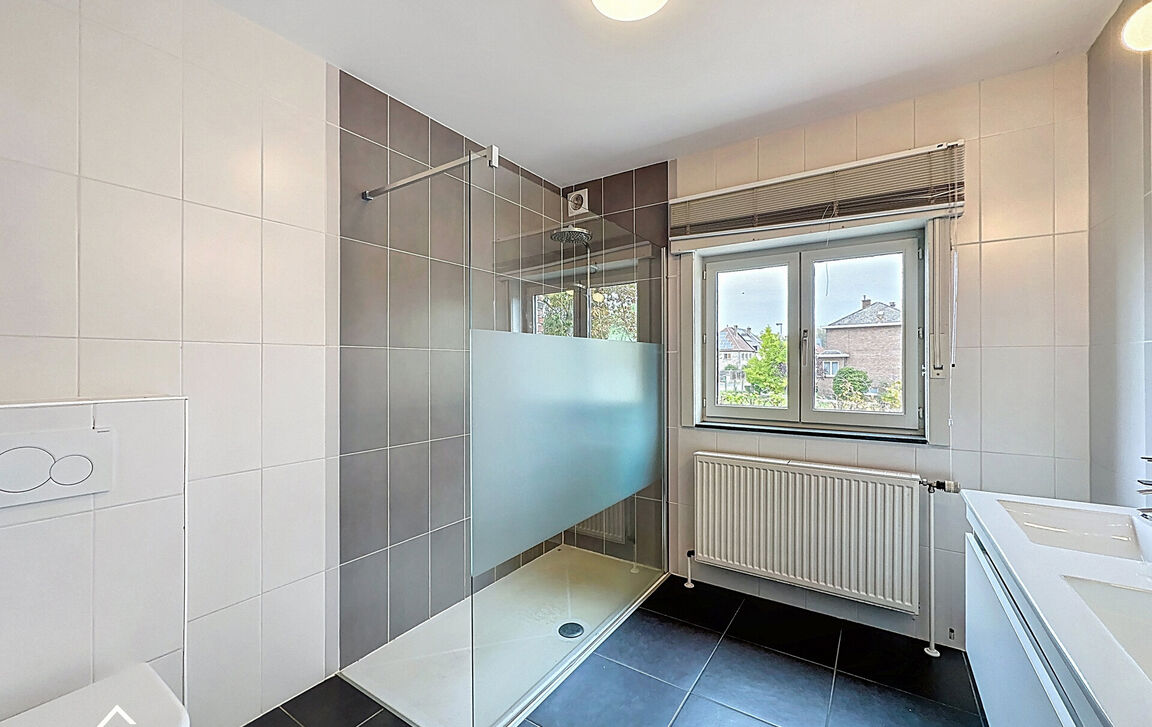 Villa te koop in Denderleeuw