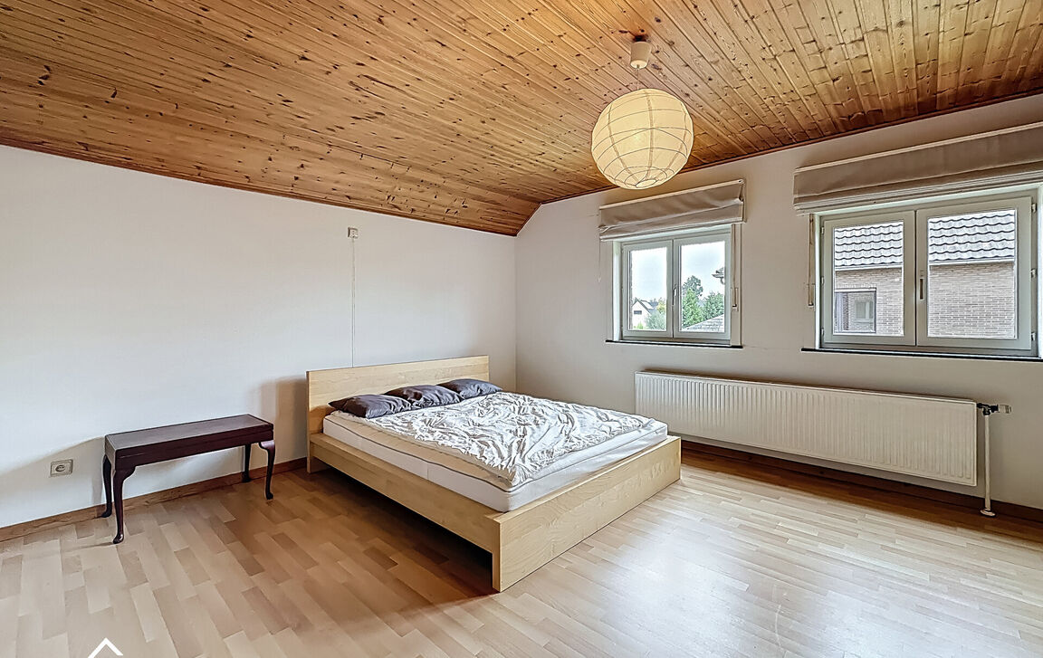 Villa te koop in Denderleeuw