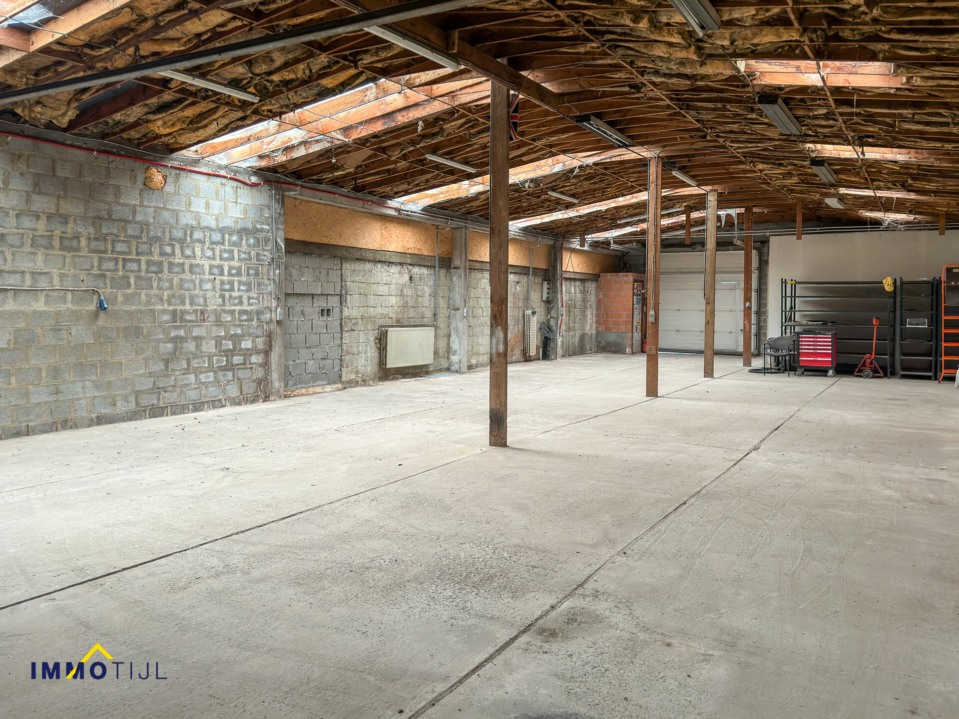 Garage + berging te koop in Denderleeuw