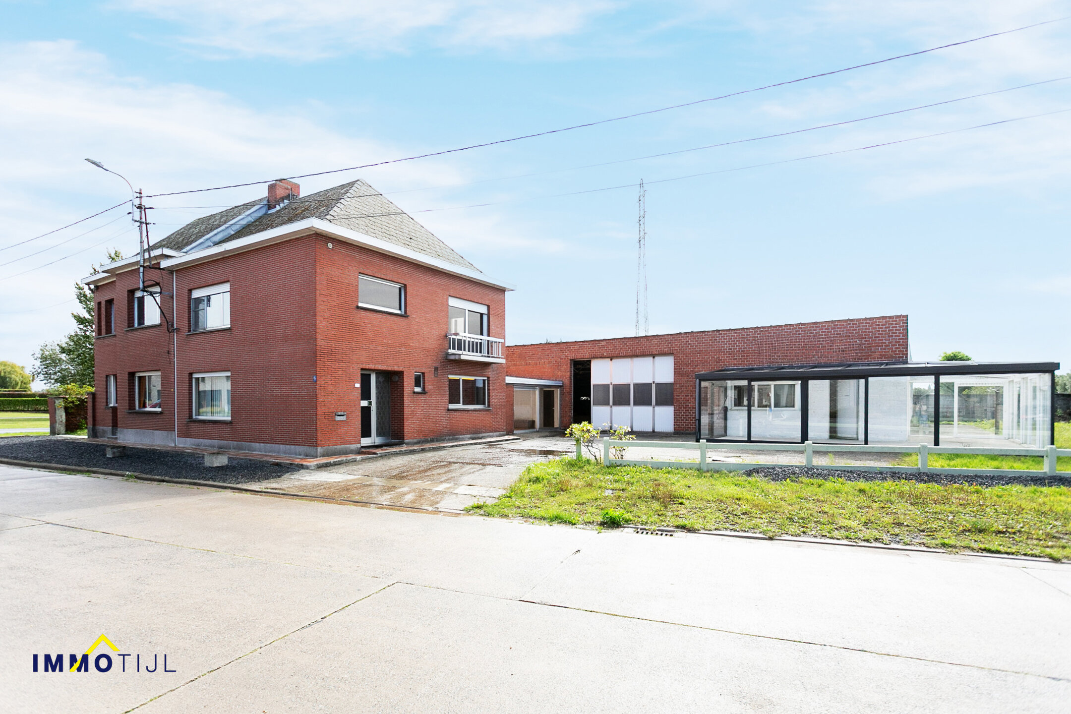 Gebouw voor gemengd gebruik te koop in Buggenhout