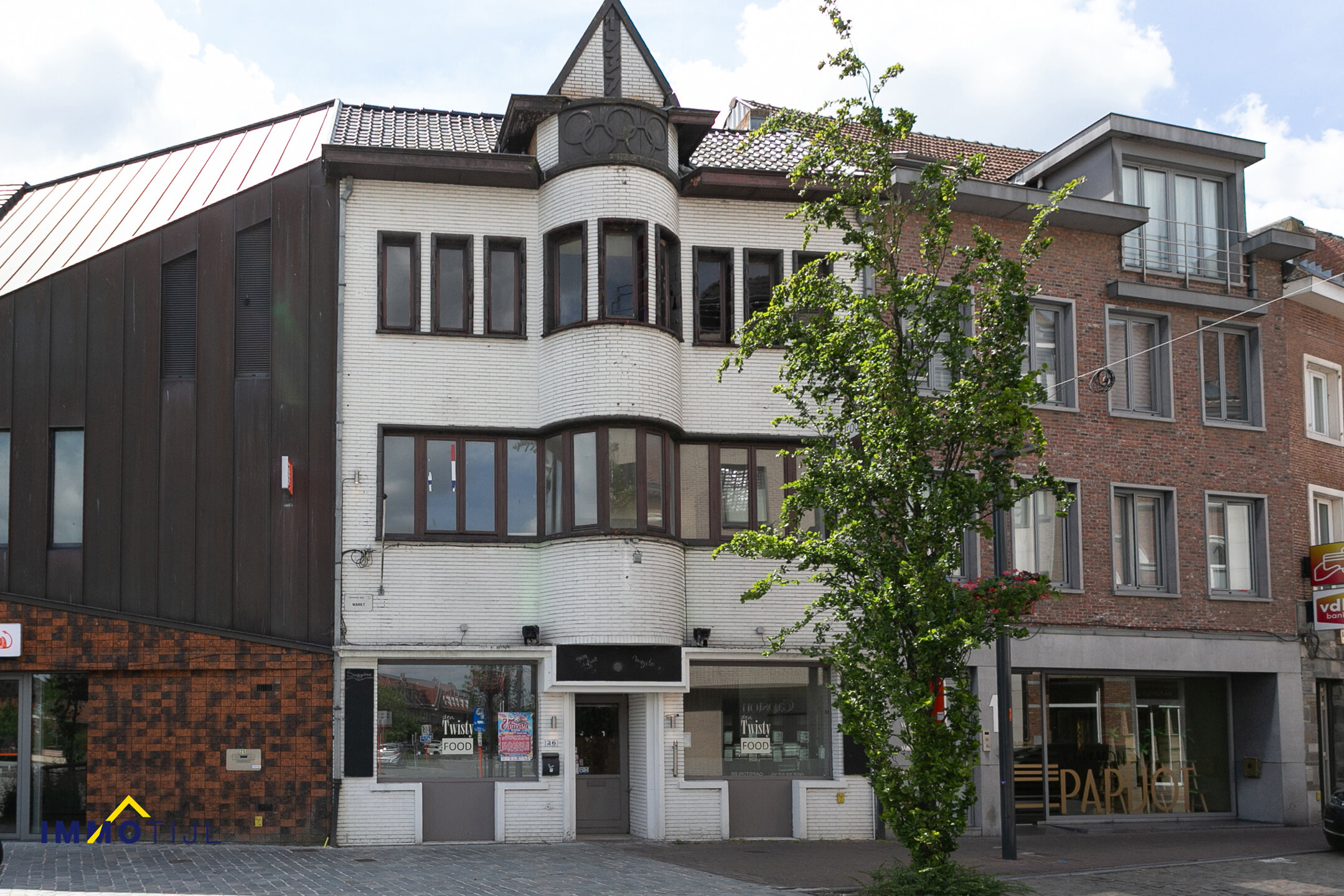 Gebouw voor gemengd gebruik te koop in Zele