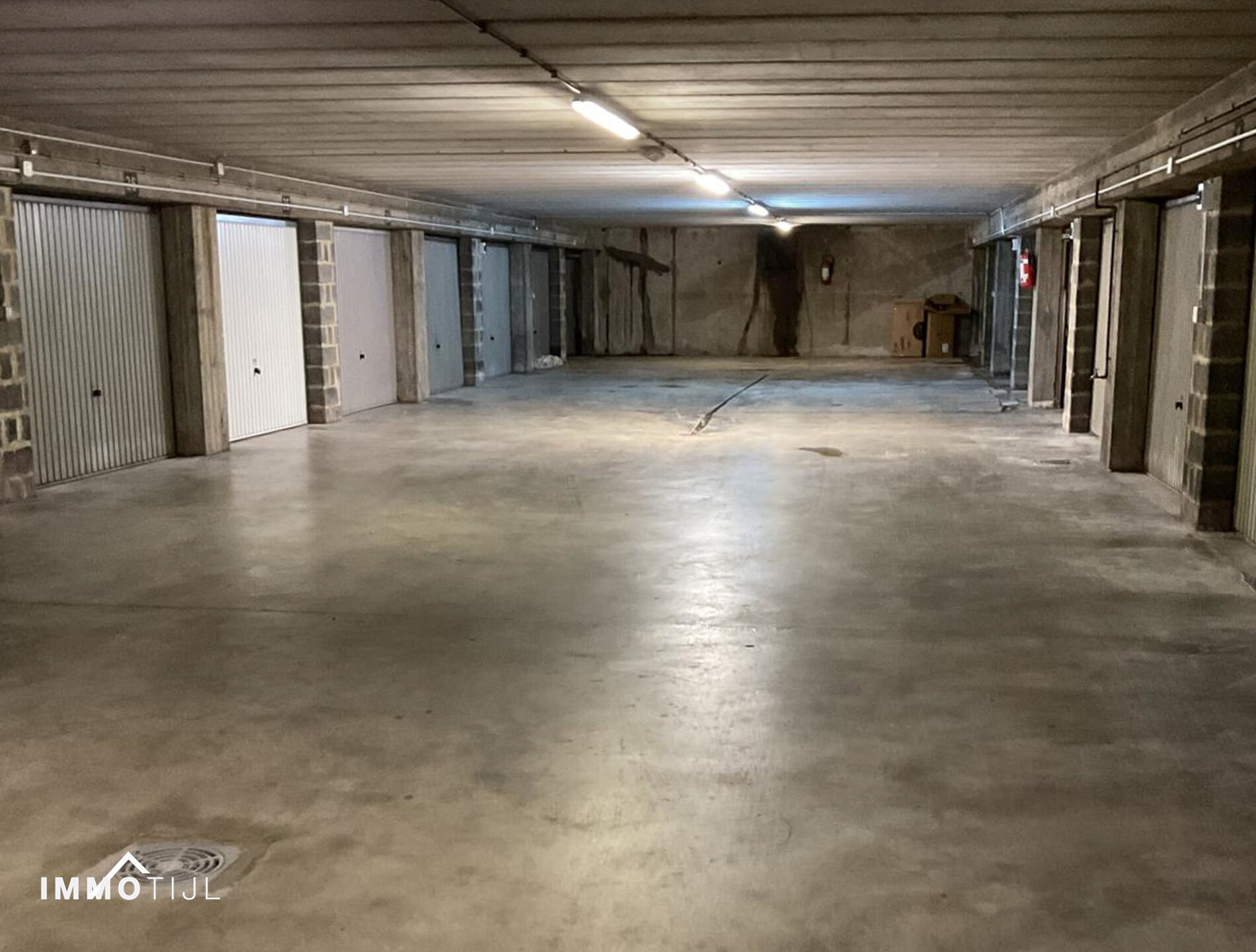 Gesloten garagebox te koop in Asse