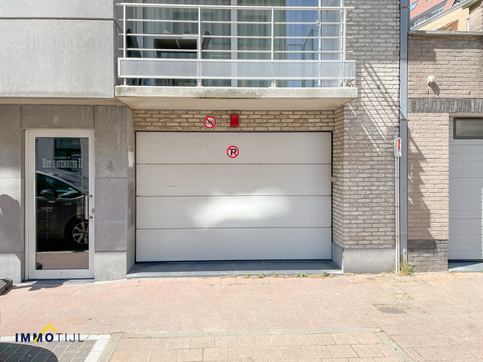 Gesloten garagebox te koop in Bredene