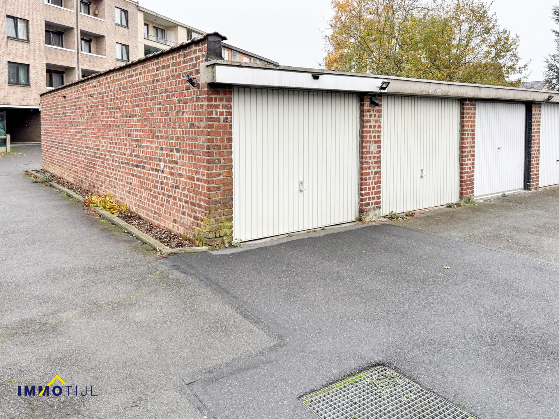 Gesloten garagebox te koop in Zellik