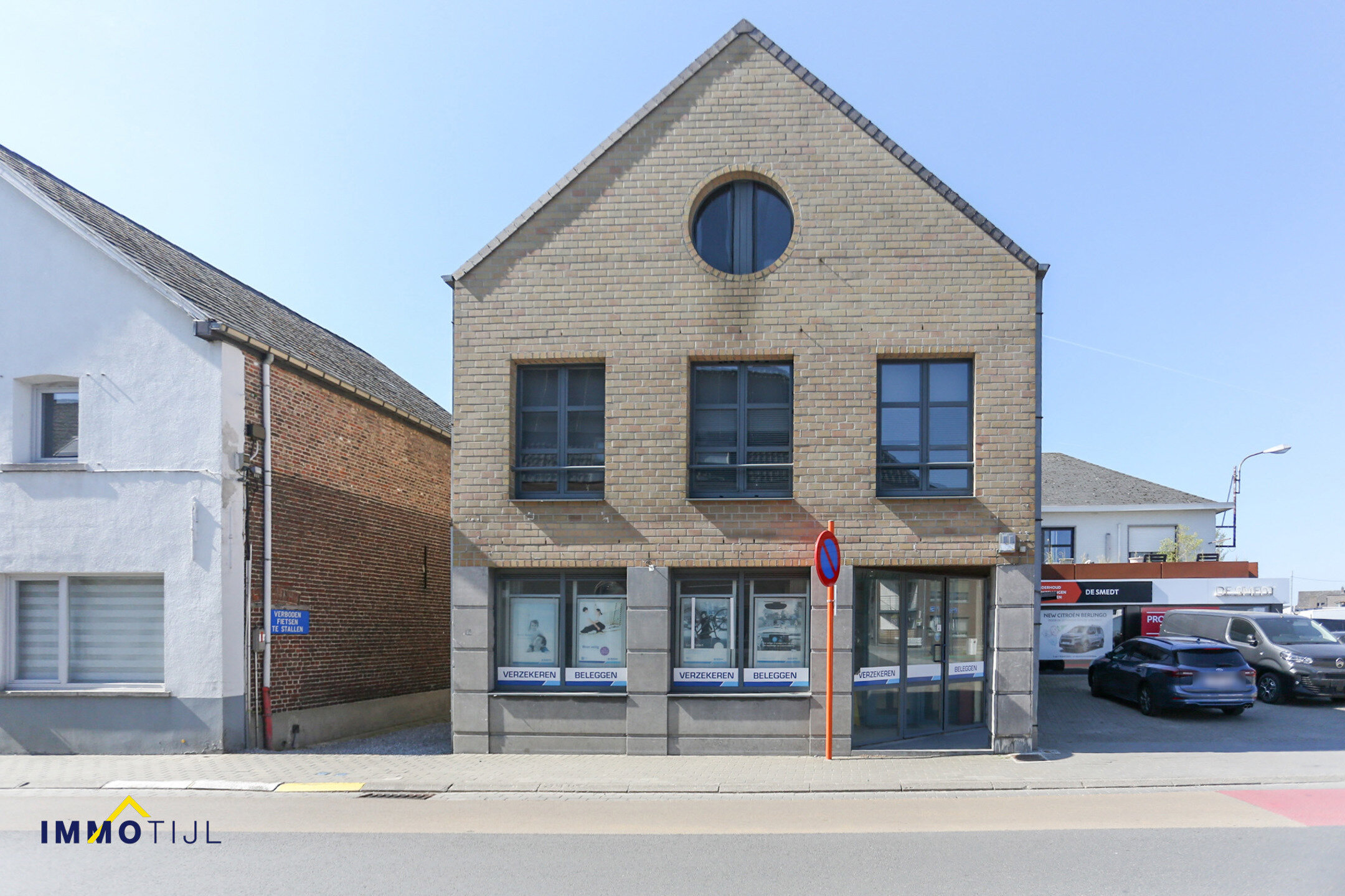 Kantoorgebouw te koop in Merchtem