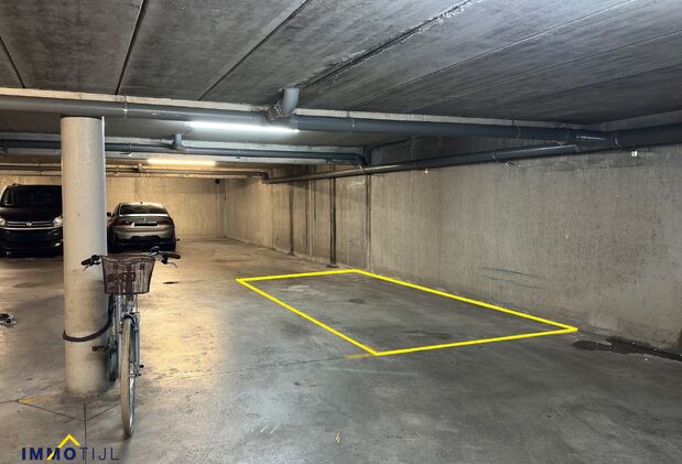 Binnenstaanplaats te koop in Denderleeuw