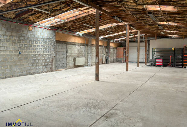 Garage + berging te koop in Denderleeuw