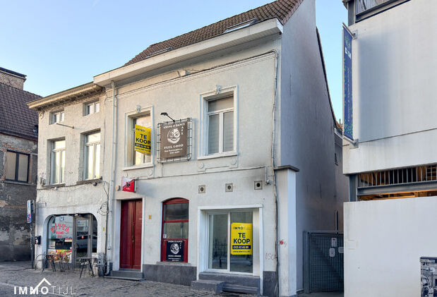 Gebouw voor gemengd gebruik te koop in Aalst