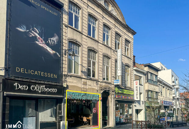 Gebouw voor gemengd gebruik te koop in Aalst