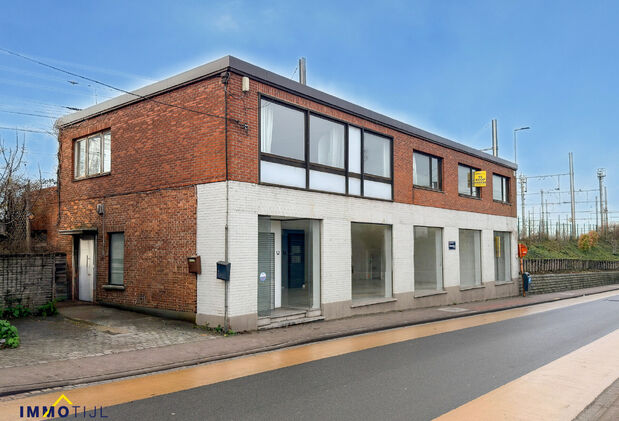 Gebouw voor gemengd gebruik te koop in Denderleeuw