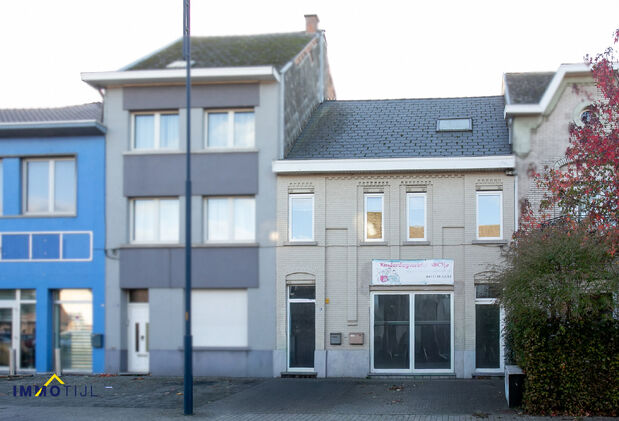 Gebouw voor gemengd gebruik te koop in Lebbeke