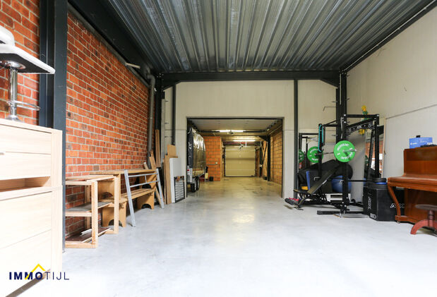 Gebouw voor gemengd gebruik te koop in Lebbeke