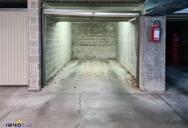 Gesloten garagebox te koop in Aalst