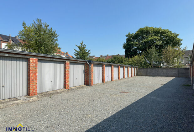 Gesloten garagebox te koop in Aalst