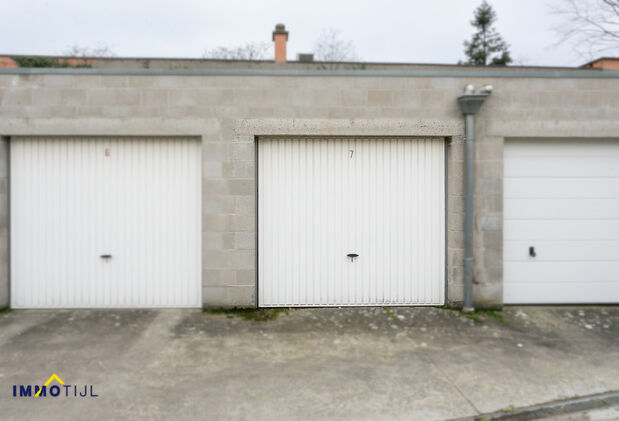 Gesloten garagebox te koop in Dendermonde